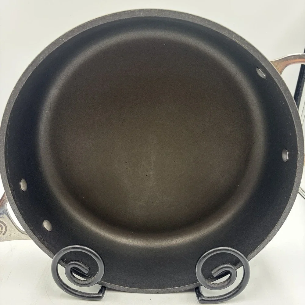Le Creuset Toughened Non-Stick Deep Sauté Frying Pan Helper Handle 10.5